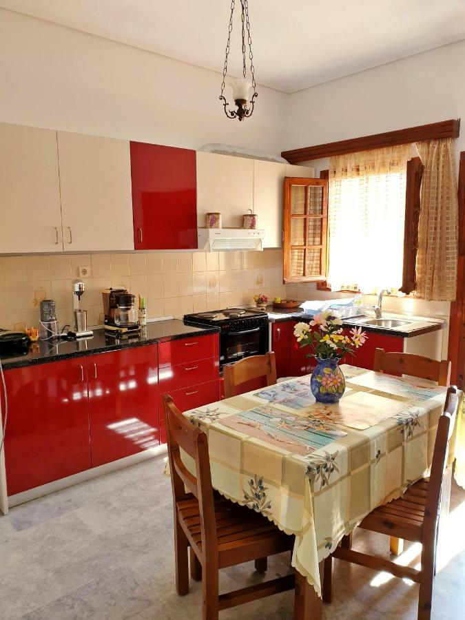 Myrto'S Apartment No15 Loutra Oraias Elenis Bagian luar foto